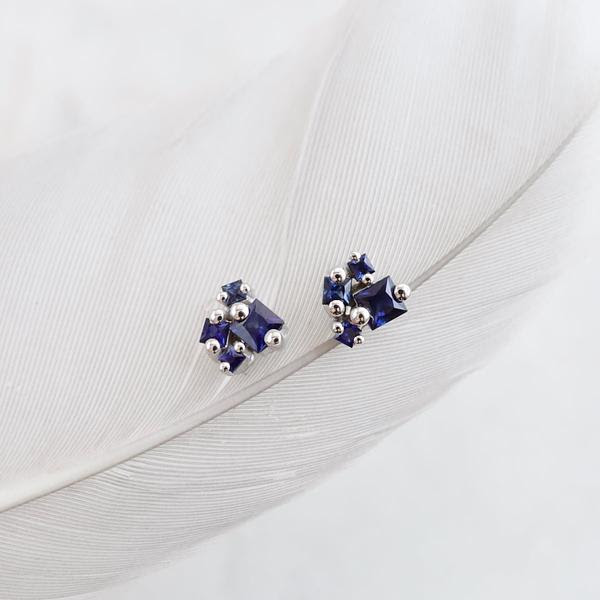 18k White Gold Sapphire Cluster Studs