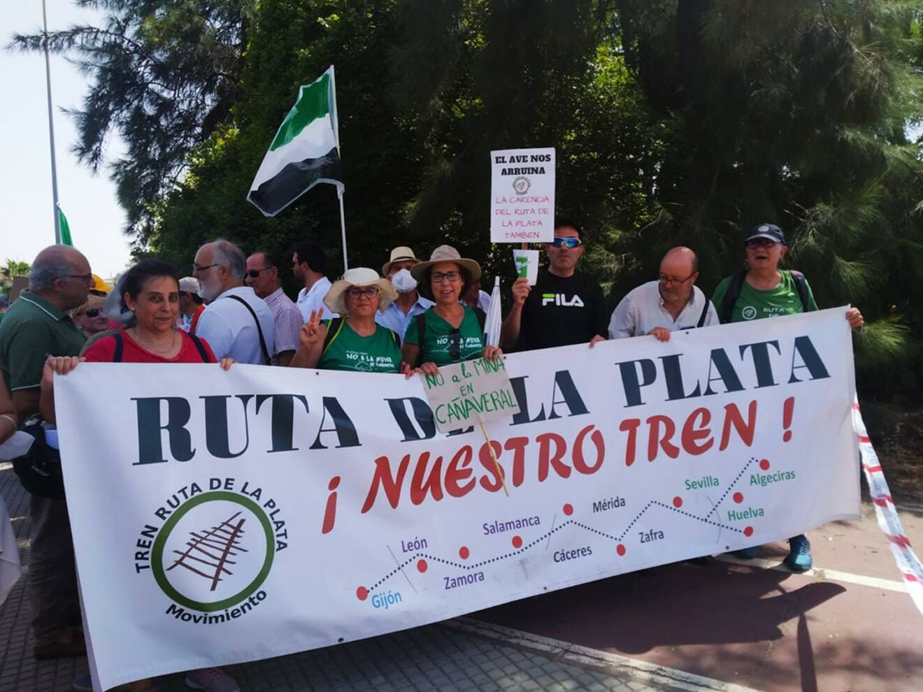 Miles de personas de 15 municipios reclaman la reapertura de la Ruta de la Plata