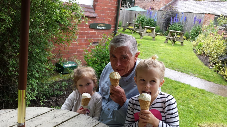 pritchard_grandkids.jpg pritchard_grandkids.jpg