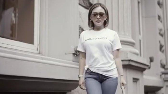 Syahrini makin montok