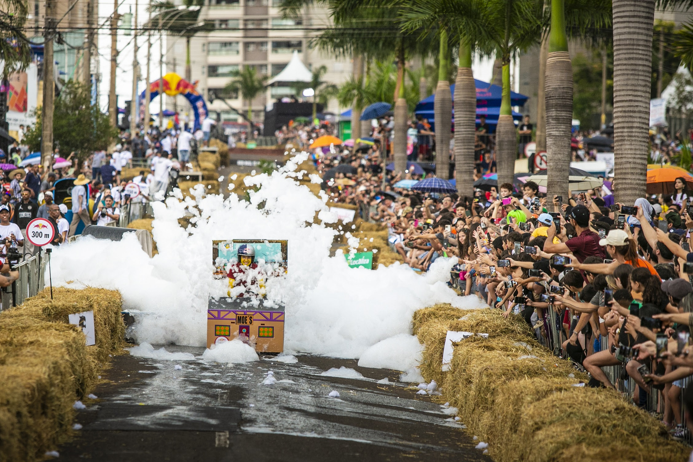 Red Bull lança corrida maluca com carros sem motor em São Paulo