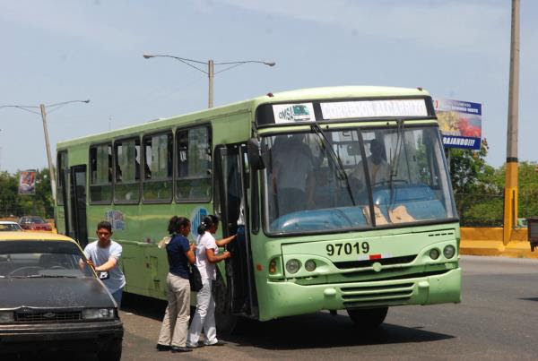 Entrevista: “Ley que espera por el Senado es la solución al caos del transporte en el Gran Santo Domingo” Entrevista: “Ley que espera por el Senado es la solución al caos del transporte en el Gran Santo Domingo”