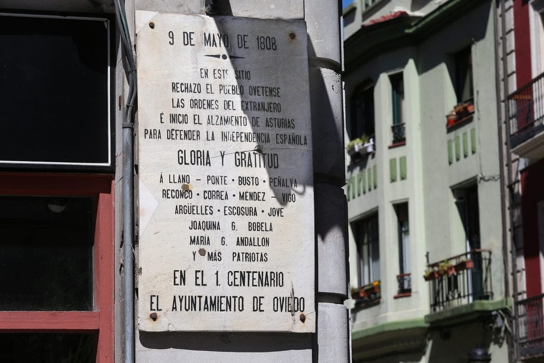 En recuerdo y homenaje a quienes protagonizaron aquel 25 de mayo de 1808. Oviedo 2021