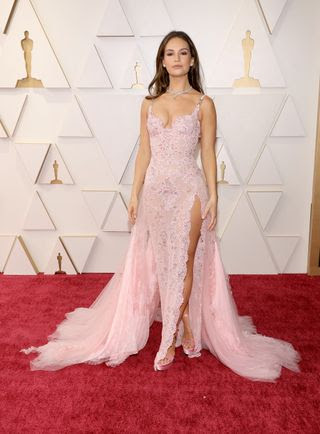 Lily James en los Oscars 2022