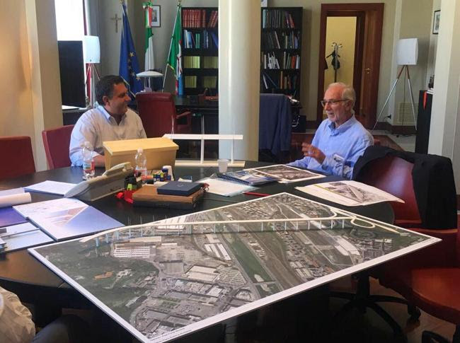 Il governatore della Liguria, Giovanni Toti con l'architetto Renzo Piano (Ansa)