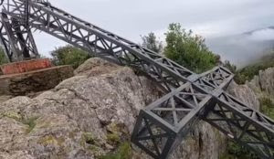 France: Vandals cut down monumental and iconic iron cross, “symbol of the entire Languedoc region”
