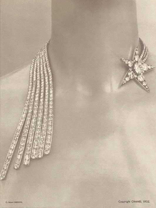 Collar Comète fotografiado en 1932 por Robert Bresson.