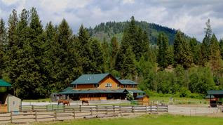 Private Airplane Hanger, Heated Barn, & Indoor/Outdoor Arenas – Crown Creek Ranch