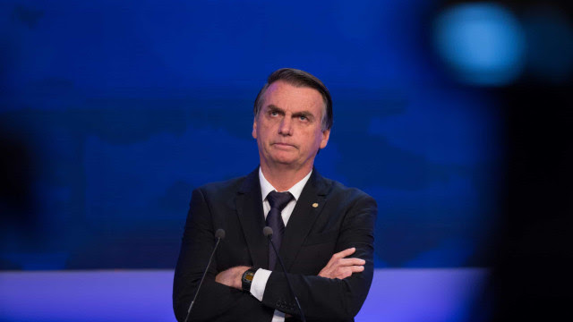 Parlamentares criticam fala de Bolsonaro sobre agredir jornalista