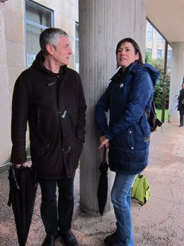 Ana Pontón (derecha) y Bieito Lobeira antes del acto conciliación juzgados