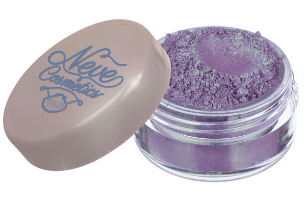 Sister of Pearls Neve Cosmetics
