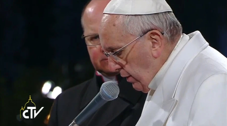 El Papa Francisco en el Via Crucis del Viernes Santo. Captura Youtube CTV El Papa Francisco en el Via Crucis del Viernes Santo. Captura Youtube CTV