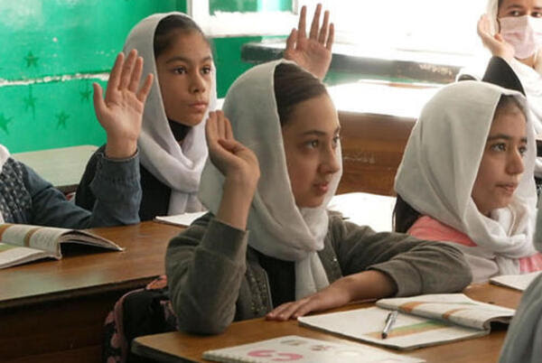 Picture for Girls over 12 years old can no longer attend school in Kabul