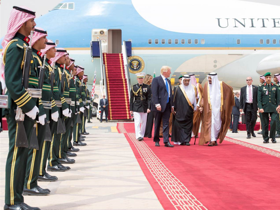 Saudi-Trump-redcarpet