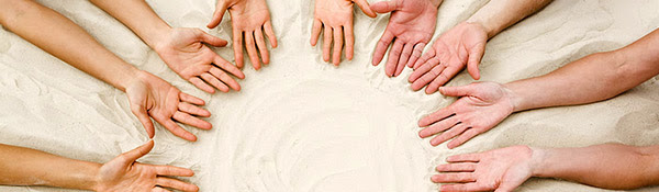 hands_sand2_hdr.jpg