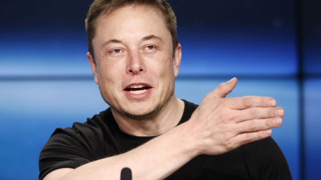 Musk diz que número de funcionários da Tesla vai aumentar nos próximos 12 meses