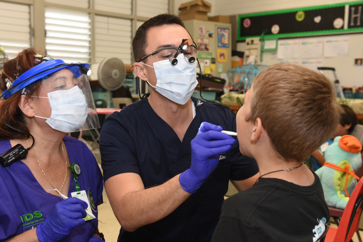 The Hawaii Keiki-HDS Dental Sealant Program provides oral health assessments and dental sealants at no-cost and refers students who need urgent dental care to community dental service providers. The program will continue to screen students throughout the school year in 2023. | Photo: courtesy of HDS Foundation