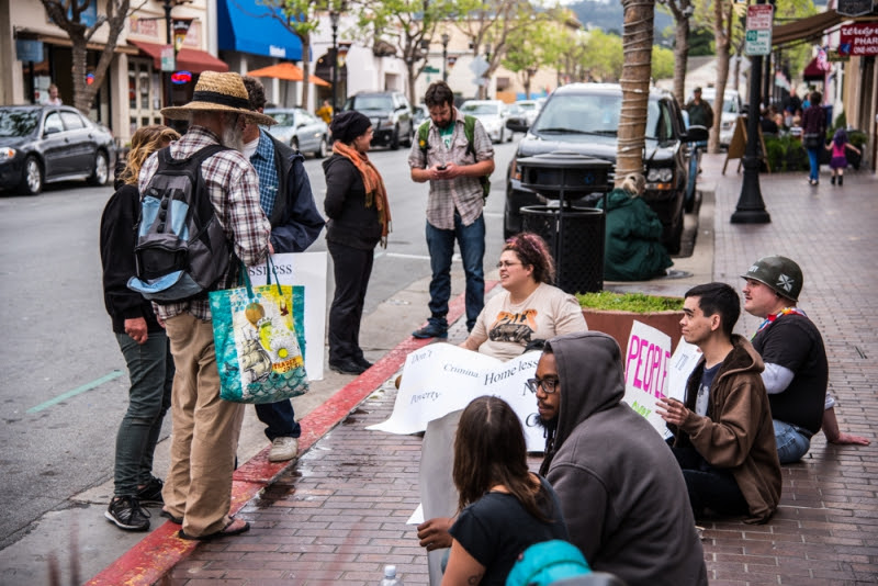 800_monterey-sit-lie-ban-6.jpg original image ( 1000x668)