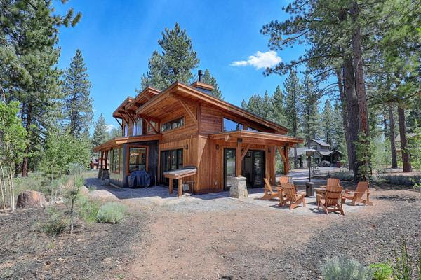 11090 Henness Rd Truckee CA-003-027-Exterior Back-MLS_Size