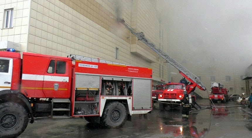 Dezenas de mortos em incêndio na Rússia