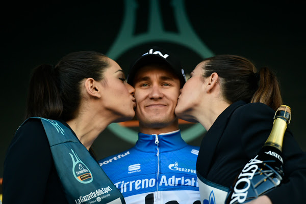 bd6939e6 098b 434f b250 9acdfe2f7813 CICLISMO: KITTEL VINCE LA TAPPA 6 DELLA TIRRENO ADRIATICO KWIATKOWSKI CONSERVA LA MAGLIA AZZURRA