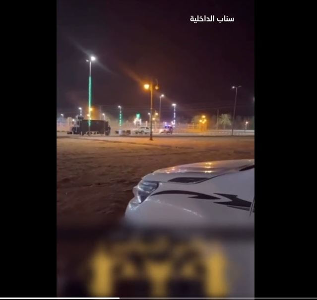 فيديو.. شرطة وادي الدواسر تقبض على مواطنين صدما مركبة رسمية ومارسا التفحيط