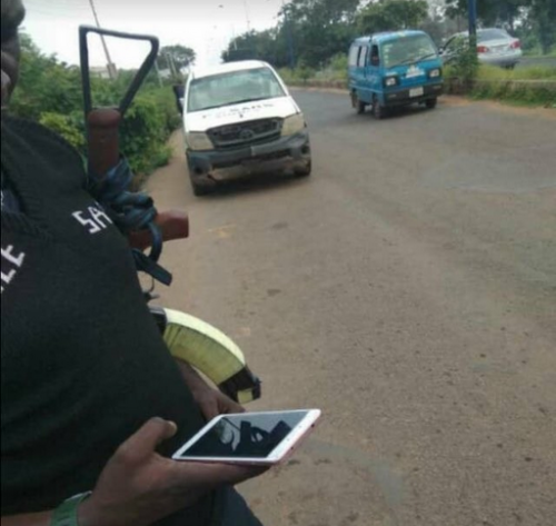 Don?t give your phones to police officers at checkpoints to search - Police boss cautions Nigerians