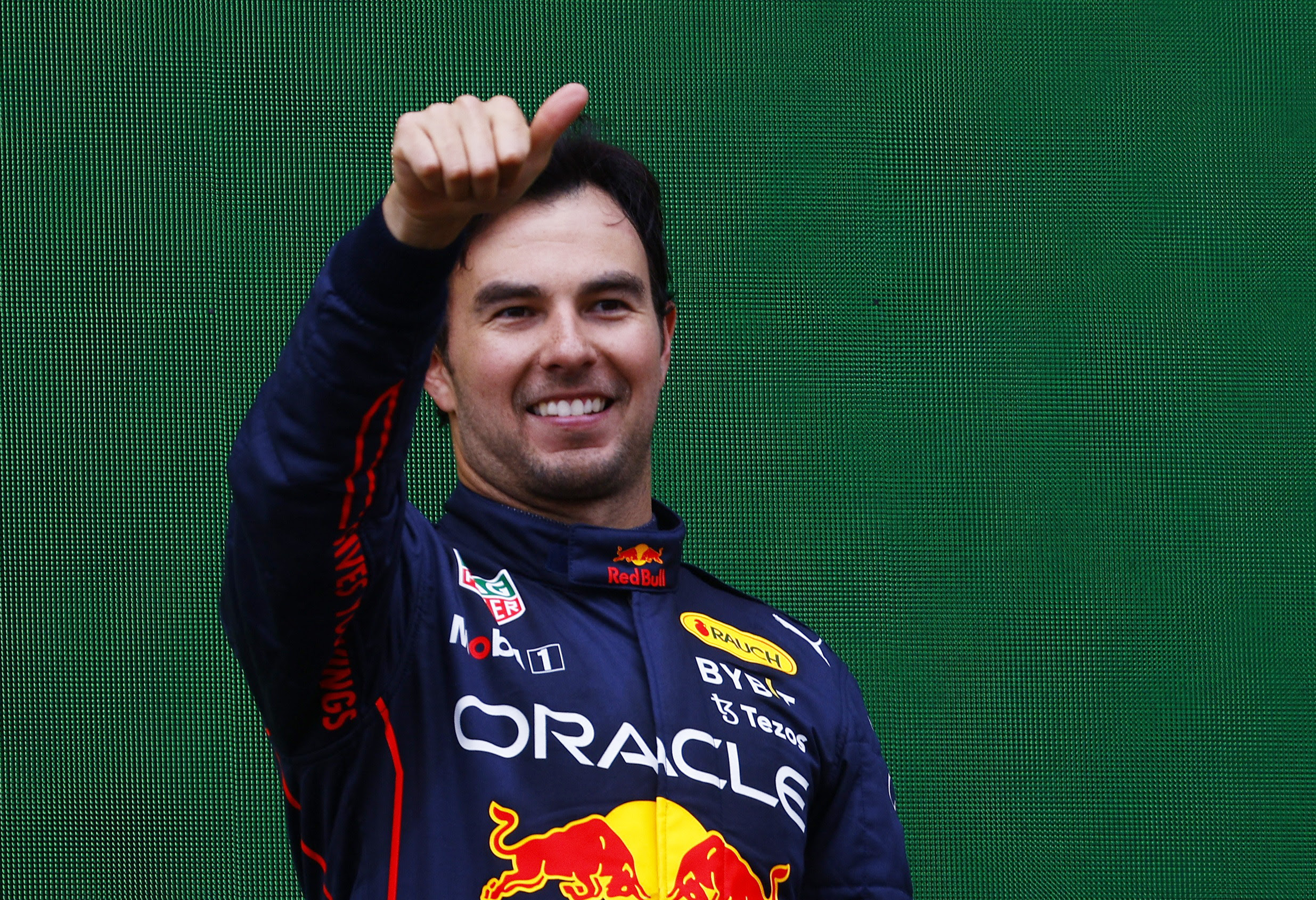 Checo Pérez comenzó con buen pie la temporada 2022 de Fórmula 1, con dos podios en las primeras cuatro carreras (Foto: REUTERS/Guglielmo Mangiapane)