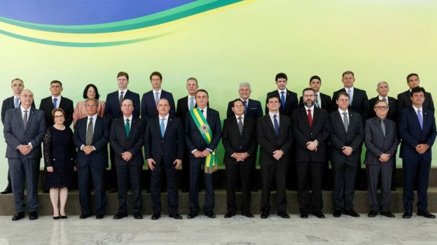 Bolsonaro, vice-presdiente Mourão e os 22 ministros do novo governo