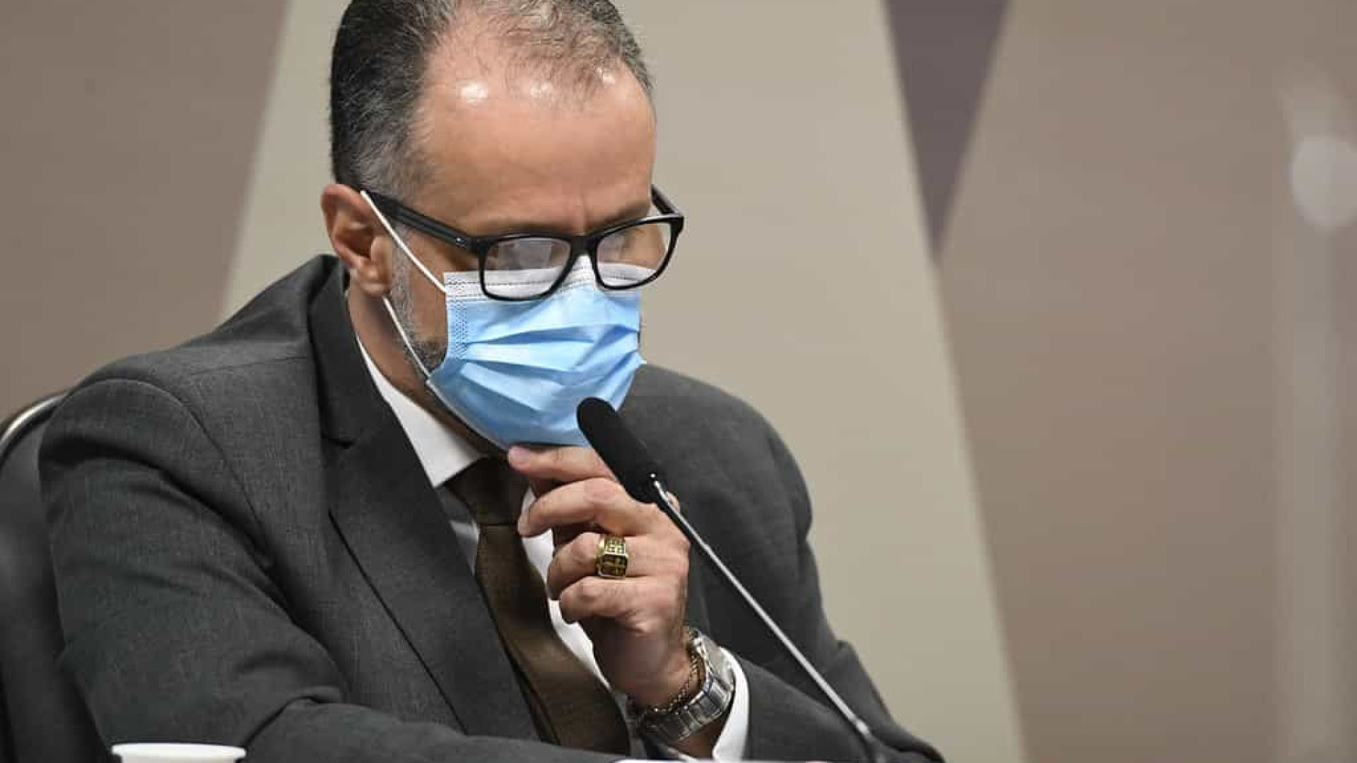 Presidente da Anvisa critica à CPI uso de cloroquina e falas negacionistas de Bolsonaro