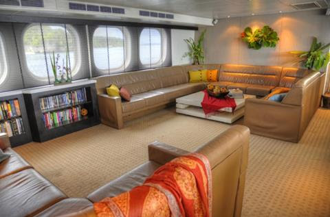 Saloon / Lounge
