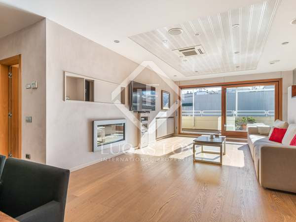 350m² Penthouse with 65m² terrace for sale in Gràcia