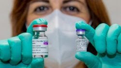 Covid: i vaccini di AstraZeneca e Pfizer