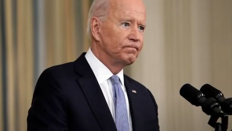 Axios-Ipsos Poll Shows That Dems Are Losing Faith In Biden On Pandemic