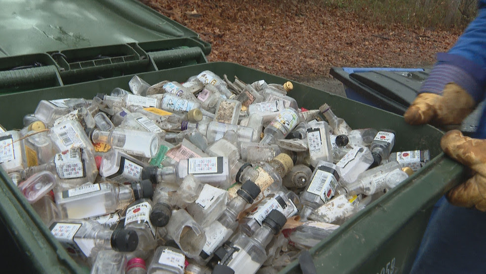  Volunteers advocate for 'bottle bill' to curb nip bottle litter in Rhode Island 