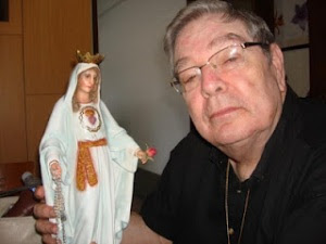 PADRE TOMAS CON LA IMAGEN DE LA VIRGEN