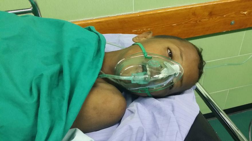 Uno de los niños heridos en el ataque a la escuela de la UNRWA atendido en el hospital. Foto: Manu Pineda, Unadijum.