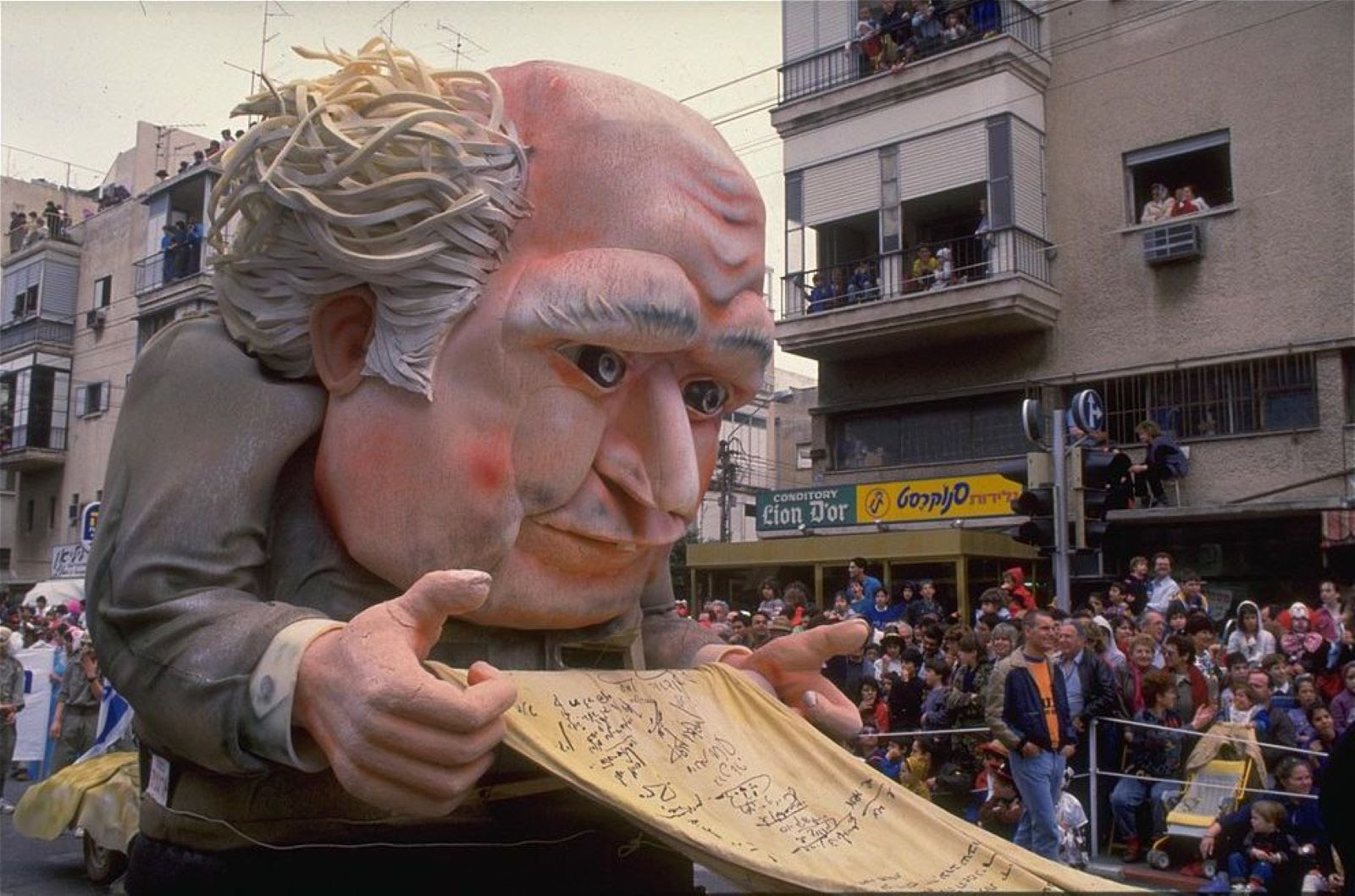 A 1998 Adloyada float featuring David Ben-Gurion. Photo courtesy of GPO