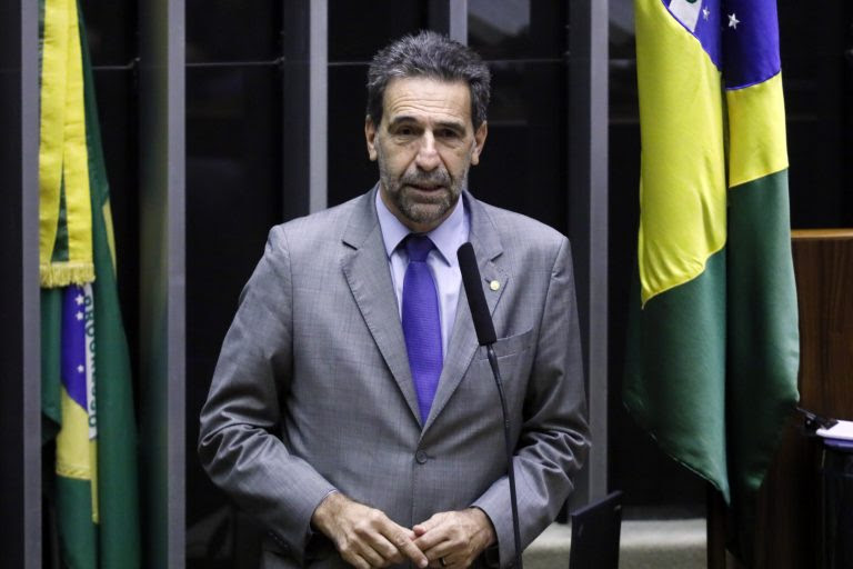 Deputado. Enio Verri discursa no Plenário da Câmara