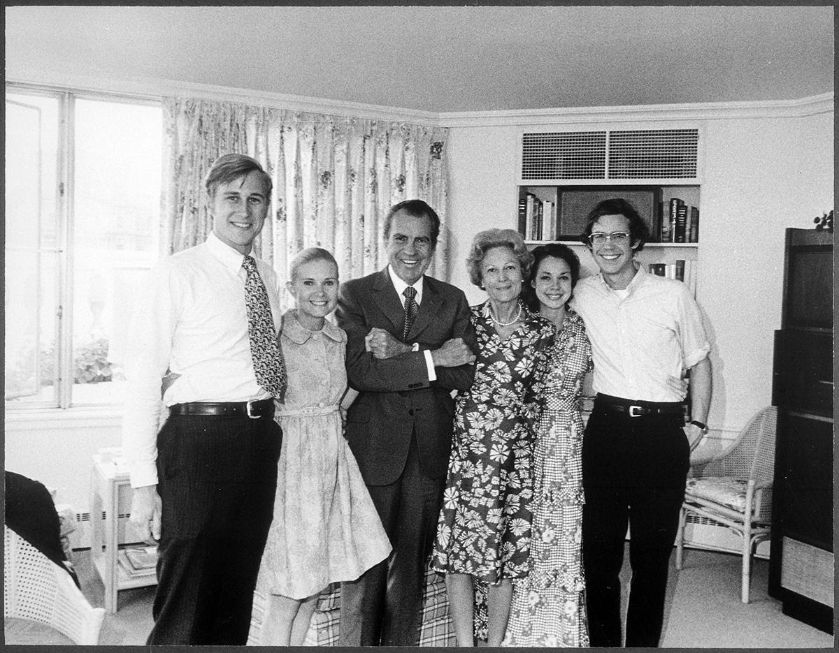 Family potrait 1974.jpg