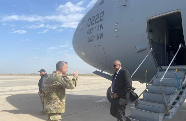 وزير الدفاع الأمريكي يصل العراق في زيارة غير معلنة