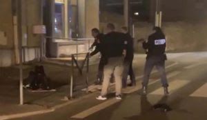 France: Muslim stabs six people, takes out Qur’an and prays, cops say it’s not ‘linked to Islamist radicalization’