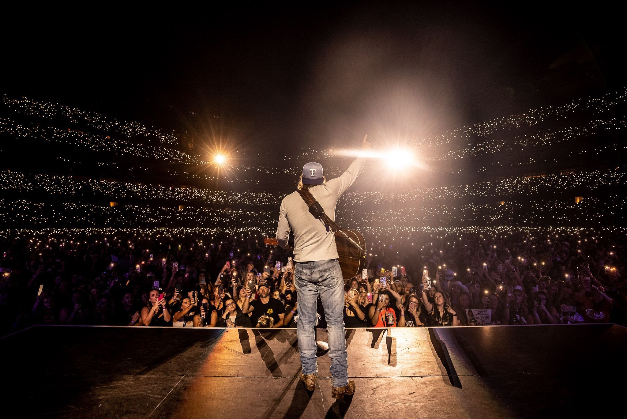 WALLEN WRAPS DANGEROUS TOUR IN ARLINGTON, TEXAS Wallen