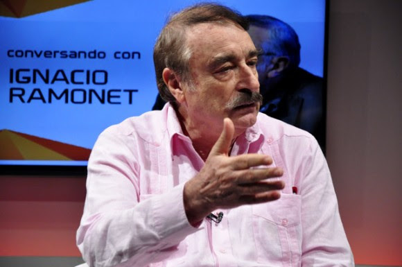 Ignacio Ramonet en la Mesa Redonda de la Televisión Cubana. Foto: Roberto Garaicoa/ Cubadebate