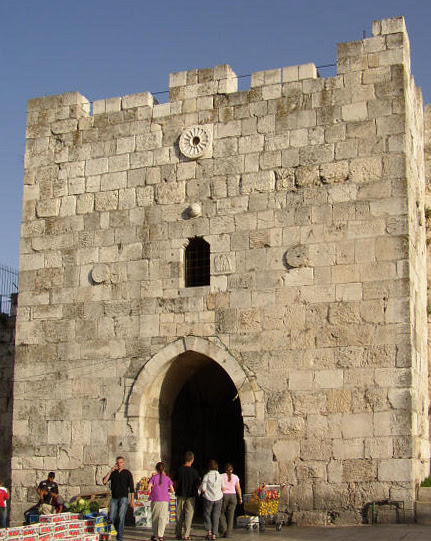  أهم الآثار الفلسطينية ... صور ومعلومات Herods_Gate_Jerusalem