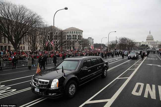 Bên trong chiếc xe mãnh thú của Tổng thống Donald Trump - Ảnh 2.