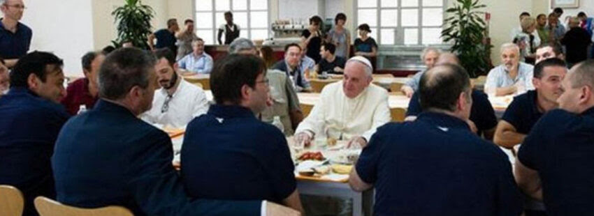 Los empleados del Vaticano se revuelven tras los ajustes de salario