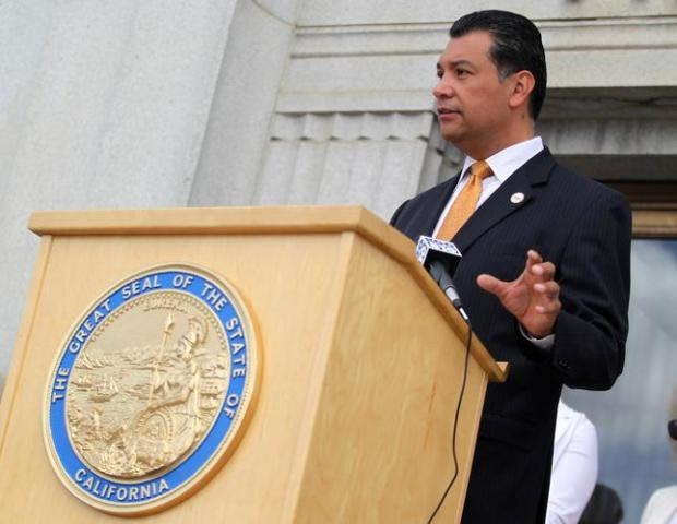 California Secretary of State Alex Padilla speaks during a news conference at the Rene C. Davidson Courthouse in Oakland, Calif., on Tuesday, Aug. 4, 2015. Padilla announced on Tuesday that he's dropping the appeal of Scott v. Bowen, clearing the way for 45,000 Californians who have been convicted of low-level felonies to get the right to vote. (Anda Chu/Bay Area News Group)