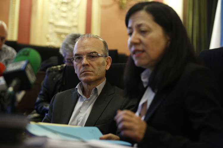 Vázquez Barquero y Áurea Soto, en un momento de la rueda de prensa de hoy. (XESÚS FARIÑAS)