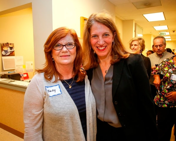 Judith Riggs takes a picture with Secretary Burwell in Charlotte, North Carolina.